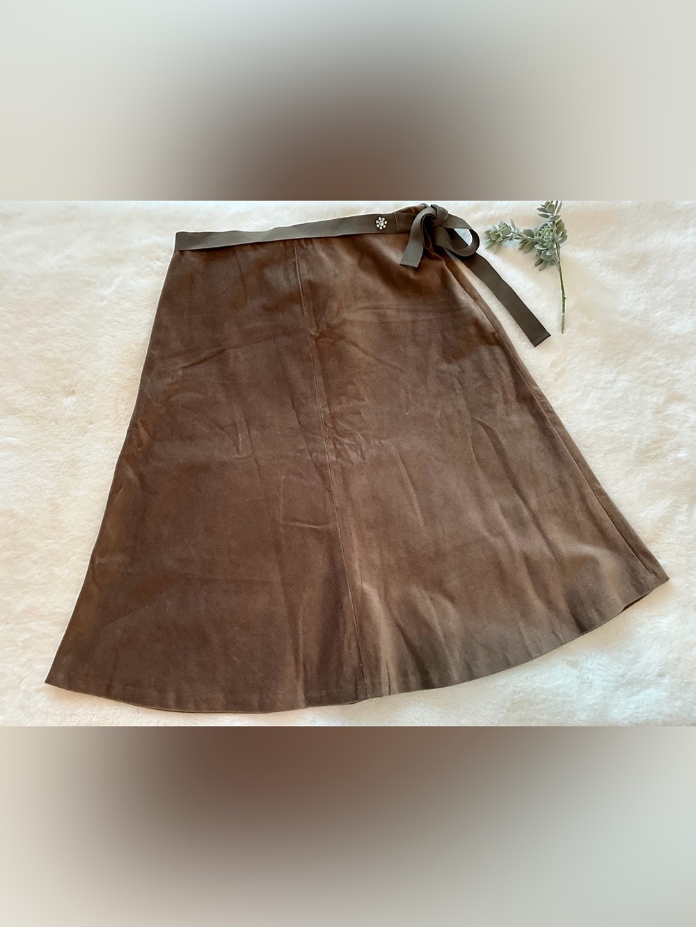 GAP | EUC - A-Line Velvet Skirt - Soft Brown - Size 4 - Ribbon Belt with Jewel